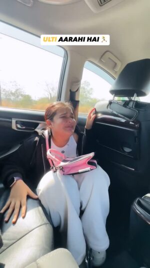 Saloni Daini Instagram - Are you motion sick 🥰😡