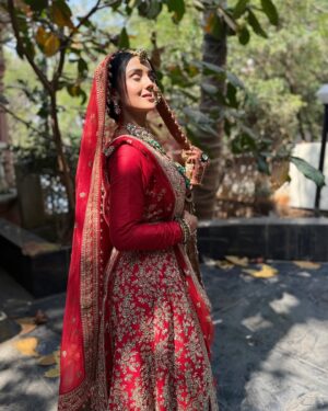 Saloni Sandhu Instagram - ♥️
.
.
📸 @kumar_prince26 
Mehndi @truptiksalvi1623 
#shaadilook #charubansal #yrkkh #starplus