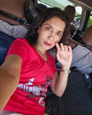Saman Ansari Instagram - #roadtrip!

10- 12 hours , who can predict traffic, right?

🐕 🚗 and me... and shall be 😴 💤 in the car too!

Adventures anyone?