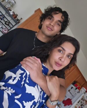 Saman Ansari Instagram - My one and only is off to college! #proudmom

🎓🩺🥰

Seeing him off with lots of love, prayers and good vibes.
