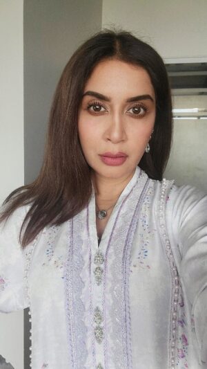 Saman Ansari Instagram - My Google photos keeps reminding me of the fascinating time we had last year on the sets of #fairytale! 🥹😭
Did any one say #behindthescenes ?