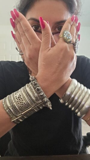 Saman Ansari Instagram - Very #aquarius!

Since my job requires me to look #dramatic, #glamorous, #enchanting #elegant and #unique 

I simply channel into my #aquariusenergy 🤣😎

Which one do you prefer in jewelry?