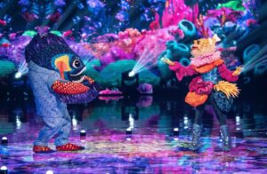 Samantha Barks Instagram - The Pufferfish is out the bag!!! 🐡🎉🐡🎉 Thank you so much to everyone at the Masked Singer @itv for being so kind and making it such a fabulous experience.  I have loved watching everyone playing along and guessing!! What a dream getting to sing with @dannyjonesofficial ❤️ Lastly to my dear Pufferfish, being you was SO much fun 💋🐡