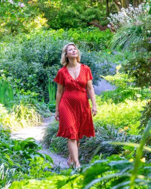 Samantha Brown Instagram - It may be the oldest established city in New Zealand, but there’s a youthful energy here that’s like no other. Comment YTChristchurch for a link to watch.

#samanthabrown #placestolove #christchurch #newzealand #purenewzealand #NZMustDo