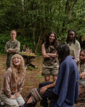 Samantha Hanratty Instagram - BTS SPOILERS AHEAD! Episode 3 is a wild ride! Hope you’re buckled in🫀