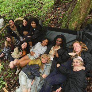 Samantha Hanratty Instagram - Who’s ready for season 3 tomorrow?? @yellowjackets this season is delicious🫀#yellowjackets