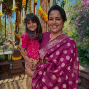Actress Sameera Reddy HD Photos and Wallpapers March 2025