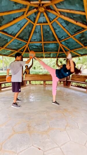 Samiksha Bhatnagar Instagram - Kickboxing is not just a sport, it’s a lifestyle. It teaches me discipline, respect, and perseverance✌️🙏💪

With my coach Tamang Chandra 🤝