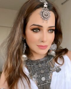 Actress Samiksha Bhatnagar HD Photos and Wallpapers October 2024