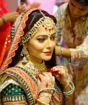 Samiksha Bhatnagar Instagram - Ramlila actors at Purani Dilli took some time out to pose for us and share how playing a part in Ramlila, whether on screen or on stage, is an honour for them

Swipe to see behind the scenes pictures ➡️
.
.
.
#ramleela #ram #nimaibali #himanshusoni #ketankarande #samikshabhatnagar #lovekeshdhaliwal