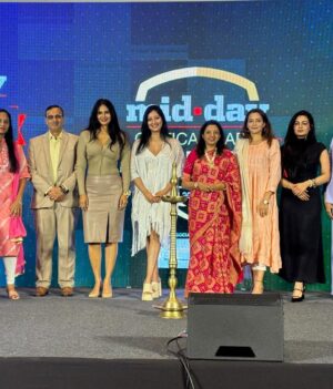 Samiksha Bhatnagar Instagram - I am deeply honored to be recognized as a Fitness Icon by MiD DAY 💝 This award is not just for me, but for the incredible community that has supported and inspired me.

I want to thank my friends, family, mentors, colleagues, and all my fans for their unwavering support. This award is a tribute to their encouragement.

Let’s continue to inspire others to embrace the power of fitness and wellness. Thank you.❤️

Big Thanks @middayindia @rahuldaiwik @greenlight__media