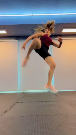 Samiksha Bhatnagar Instagram - Kicking goals and breaking barriers 🔥🔥

#kickboxen #kickboxing #boxen #mma #kampfsport #muaythai #thaiboxen #fitness #boxing #selbstverteidigung #martialarts #k #kravmaga #training #karate #sport #thaiboxing #motivation #bjj #fight #fighter #taekwondo #kungfu #workout #kampfkunst #gym #kickboxinggirl #fitnessmotivation #grappling #ufc
