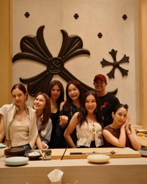 Sammy Cowell Instagram - 💛🍣🍡🍶✨ @umedabangkok