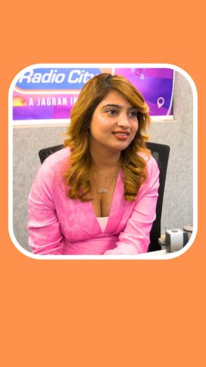 Sana Raees Khan Instagram - @sanaraeeskhan in the studio with RJ Archana, having a blast as they dish out all the fun details about her upcoming show! Expect lots of laughs, surprises, and a peek into what’s coming your way—it's going to be one unforgettable ride 

#sanaraeskhan #rjarchana #radiocitymumbai #love #life #filmy #libra #bollywood #followformore #india #reelsinstagram #strategy #srk #srkfanclub #law #lawyer #criminal #criminallawyer