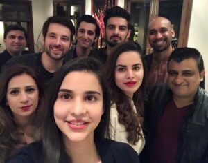 Sana Sarfaraz Instagram - WOW!I cannot believe that selfies can come out so good. #OPPOF3Plus #DualSelfieCamera for my better and wider angle groupfies. Launching on 24th March. Stay Tuned @oppo.pk @sanasofficial
