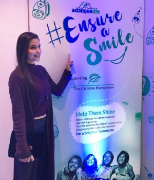 Sana Sarfaraz Instagram - Let's educate the future by joining hands with AdamjeeLife and the Citizens foundation for this amazing cause! 
Everytime you use #ensureasmile - Rupees 10/- gets donated by AdamjeeLife to underprivileged children for their education.

Please use #ensuresmile as much as you can and help us Ensure A Smile :) I have just now donated Rupees 40/-by using #ensureasmile without even touching my wallet! You too can donate just by doing the same :) #sanasarfaraz #adamjeelife #citizensfoundation #ensureasmile
