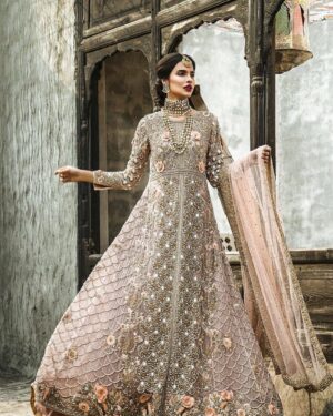 Sana Sarfaraz Instagram - The run away bride! @chaandbazaar @arrested_metal @sanasofficial