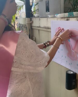 Sanah Kapur Instagram - Going from “auntie mat kaho na!!” all the way to yay cant wait to be a aunt to the new cutie….🐣🩵🩷
ps: the baby better say masi instead 😋

@micheale09 @zenobz17 @apple3.142 

#babyshower #friends #adulting #cantwait #party
