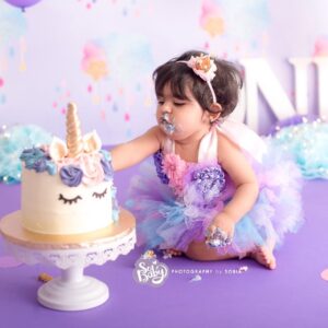 Sanam Baloch Instagram - Shahnoor’s First birthday cake smash 🎂 🎈😍 
Thanks to so baby For capturing beautiful moments & making it lifetime memorable 💕
Specially in the times of Covid when celerbrating moments seems difficult if you have someone like her you can’t miss out on any moments. She made sure she’s taking all the right precautions Definitely the safest & bestest choice 🙌🏻
P.s It’s not a paid promotion but a genuine review 😊