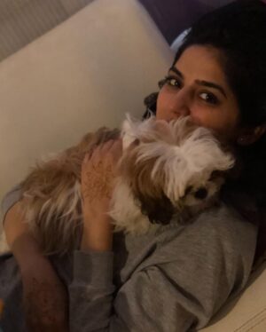 Sanam Baloch Instagram - 🐾 Iloveyou Brownie 🤎