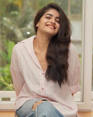 Sangeerthana Vipin Instagram - Easy breezy 🕶️

Click @suhail_choyi_photography