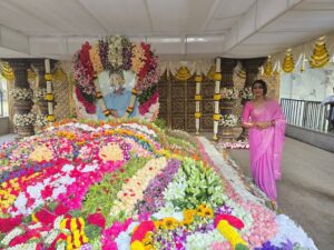 Sangeetha Sringeri Instagram - Appu Diwasada Shubhashayagalu!

Ivattu, manushya hege irabeku matthu obba manushya innobbara jeevanadalli hege mahatvapoorva prabhava irabeku endu namage daritorisida namma @puneethrajkumar.official avarige huttuhabbada shubhashayagalu!

P.c @i_m_sandy7