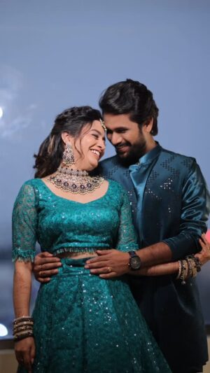 Sangeetha sai Instagram - Would like to have our reception once more...polama? @aravinth_seiju 😁

Photography @dhanush__photography 
Mua @sowmisclassymakeovers 
Decor @zigzagdecors 
Costume @adore_inspire_me
Hairstylist @mani_stylist_