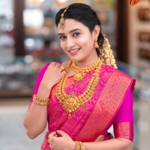 Sangeetha sai Instagram - Wrapped in tradition.But my heart beats in the rhythm of Love ❤️

Photography @akfotofactory 
Mua @madurai_makeup_mehandi_maayaa