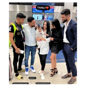 Saniya Shamshad Instagram - You know, it’s a beautiful thing when you find those special people who may not be a part of your everyday life, but they hold a special place in your heart. They bring joy, support, and love into your world, even from afar. These connections are like stars that shine brightly in the night sky, reminding you of the beauty and magic of true friendship. So, cherish those special souls, hold them close to your heart, and let them know how much they mean to you. Life is better with them by your side. ❤️

#familia ❤️🥳

I LOVE YOU ALL XOXO