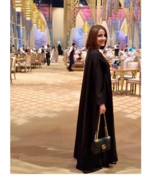Saniya Shamshad Instagram - Reach into the forest of you, 
Tenderly draw out 
what is still and unafraid there 🍁