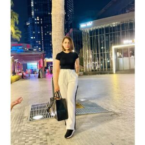 Saniya Shamshad Instagram - Dear October, I have hopes. 🤍