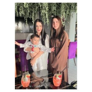 Saniya Shamshad Instagram - You know, it’s a beautiful thing when you find those special people who may not be a part of your everyday life, but they hold a special place in your heart. They bring joy, support, and love into your world, even from afar. These connections are like stars that shine brightly in the night sky, reminding you of the beauty and magic of true friendship. So, cherish those special souls, hold them close to your heart, and let them know how much they mean to you. Life is better with them by your side. ❤️

#familia ❤️🥳

I LOVE YOU ALL XOXO