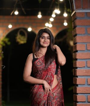 Sanjana Anand Instagram - Too many saree series????!!!!! 
.
.
How much is tooo much?🙊😁
.
.
.
.
Pc : @lucky_creation_888 
Mua : @shruthiashwath_makeupartist 
Saree : @avira_udupu