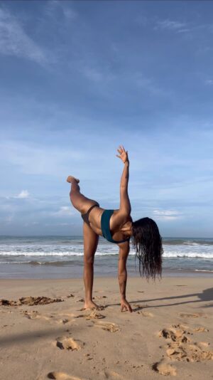 Santoshi Shetty Instagram - Feeling the Shakti flow within me & outside of me 🌊😍🌊