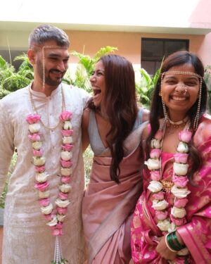 Santoshi Shetty Instagram - Hello mom & dad 🥹💖💫