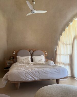 Santoshi Shetty Instagram - Feels like I’m living in a fantasy world at @swastikwellbeing 😍👽 

I’m in awe of the design of the accommodations here! Coming from an architecture background, just to see a concept like this turn into reality is inspiring! What a vibe! Waking up to the sunrise in this setting definitely feels surreal. This reminds me of Teletubbies for some reason! 😋🤤

But jokes apart, a big shoutout to the designers for killing it on all levels & for creating such a surreal wellness oasis here in Pune, Maharashtra 🩵☀️🍃

Catch more updates from here on my stories 🫶🏻

@media_mantra •

#hosted #wellness #retreat #puneretreat #swastikwellbeing #BloomInAbundance #fivedimensionsoflife •