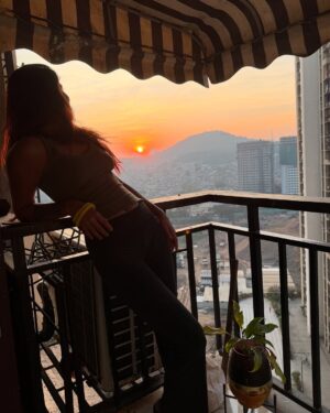 Santoshi Shetty Instagram - In and around Mumbai ☕️☀️🫂🐶🪄