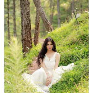 Sara Hussain Instagram - Wild roses are fairest , 
and nature a better gardener 
then art .

-Louisa may Alcott