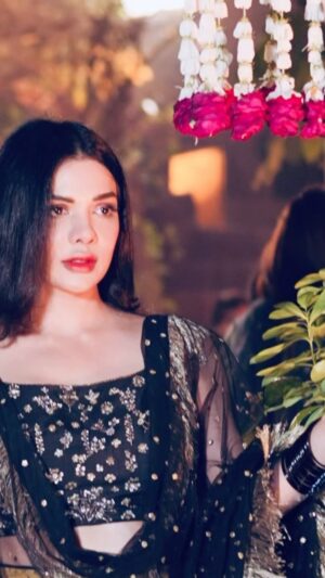 Sara Hussain Instagram - ( holi k rang me rang de mujh ko ) 

Happy holi every one 🎊

@yousaf_salahuddin 
#havelibaroodkhana 
#happyholi #trending #beauty #unstopable #trending #fashion  #monaliza11 #bollywood #goddess #holi #colour #celebration 

#happyholi #beauty #trending