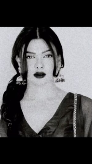 Sara Hussain Instagram - #monaliza11 
#beauty 
#rare 
#diva 
#unstopable