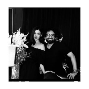 Sara Hussain Instagram - #birthdybash 

@asimjofa 🎊
@deepakperwaniofficial 

#monaliza
