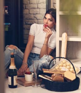 Actress Sara Hussain HD Photos and Wallpapers June 2019