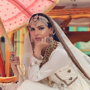 Sara Hussain Instagram - An endless affair- HEER
The timeless charm of honesty, intimacy and fragility of HEER is all set to revive the cultural heritage of Pakistan. Get up, dress up and make an antique impact with us in blissfull fantasy.

Outfit: @dhaani_official 
Photography: @deeveesofficial
Concept : @dhaani_official 
Mua:@Imanhassan 
#eiduladhacollection19  #classiccinema #punjabculture #heritage #saraloren