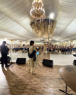 Sara Raza Khan Instagram - APL Annual Dinner 2025 Pindi👏👏👏!!! What a Delightful Experience it was Singing for you all !!! Dignitaries enjoyed each An every track selection of ours !Truly Blessed to receive such Honour 😇!!! My promise to all my fans to learn more Music and Execute it at its best InshaAllah in the Coming Shows ❤️💕🙋‍♀️🧿😇👏💕🥰!!!!! #sararazakhan #sararazakhanlive