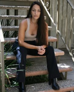 Actress Sara Tomko HD Photos and Wallpapers March 2025