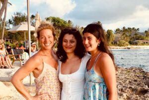 Sarah McLachlan Instagram - Today, and every day, I celebrate the strength, creativity, and resilience of women. I’m so grateful to be surrounded by so many amazing female friends, daughters, aunties and peers throughout my life❤️ XoS

 #IWD2025 #internationalwomensday