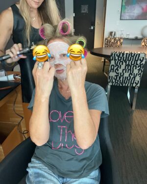 Sarah McLachlan Instagram - Life unfiltered. Daughters…. documenting me better than any camera crew 😂❤️ XoS