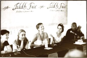 Sarah McLachlan Instagram - Today, and every day, I celebrate the strength, creativity, and resilience of women. I’m so grateful to be surrounded by so many amazing female friends, daughters, aunties and peers throughout my life❤️ XoS

 #IWD2025 #internationalwomensday