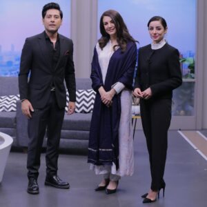 Sarwat Gilani Instagram - The studio was abuzz with the enigmatic @officialrehamkhan on our show today, also on the show reported where the stock market is today, the price hikes in medicine and poultry. Covered the unfortunate circumstances in Parachanar and the lack of basic food and medical supplies due to road blockages resulting increasing numbers of death. Our good deed of the day. This and much more in today’s show Rise & Shine only on @365news.pk