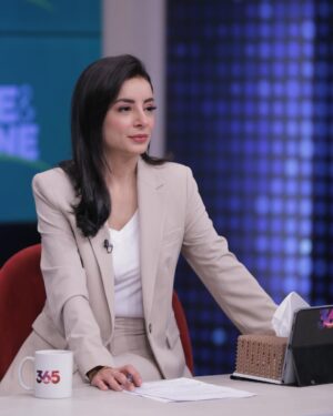Sarwat Gilani Instagram - Real & Reel and everything in between…#madhater
